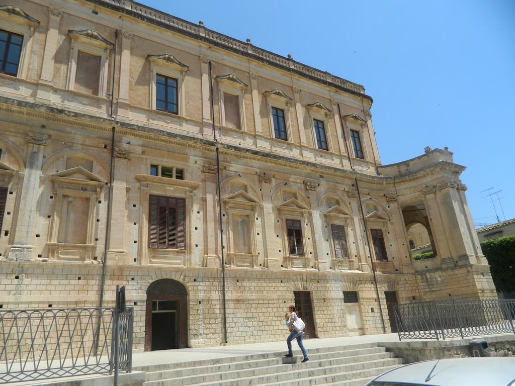 Casa Elia: Locazione Breve Noto Exterior foto